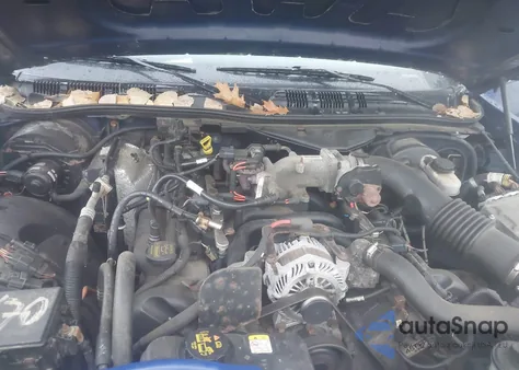 2011 Ford Crown Victoria Police Interceptor z USA, uszkodzony, nr VIN 2FABP7BV2BX172403